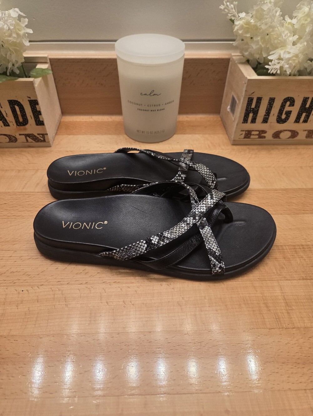 Vionic Daisy Sandals Black/Gray Snake-print Women's Size 9